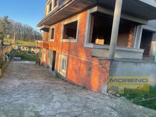Chalet en venta en Sarria