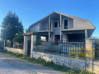 Chalet en venta en Sarria