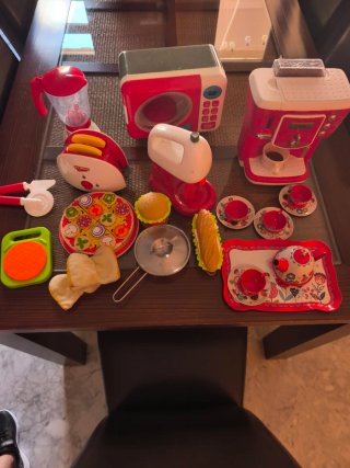 Cocinita de juguete con accesorios