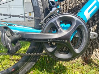 Bicicleta Focus Cayo Carbon Ultegra 11v