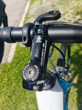 Bicicleta Focus Cayo Carbon Ultegra 11v