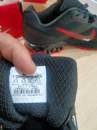 Zapatillas Nike Negras y Rojas