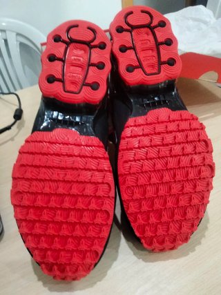 Zapatillas Nike Negras y Rojas