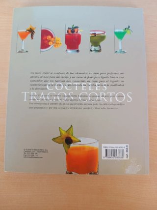 Cócteles, tragos cortos (En la cocina)