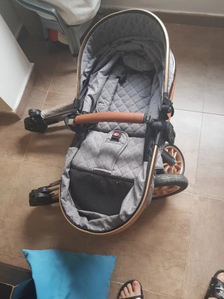 Carrozza per bambini grigio e oro