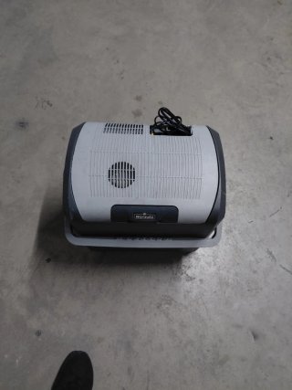 Nevera Norauto de 24 l de 12 v i de 220-240 va.