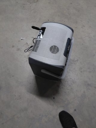 Nevera Norauto de 24 l de 12 v i de 220-240 va.