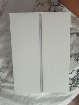 iPad 8ª Gen 128 GB Wi-Fi Plata + Caja Original