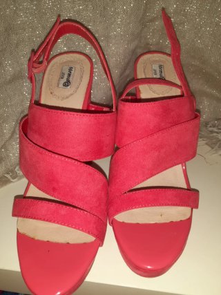 Sandalias rojas