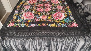 Mantón Manila Antiguo Negro flores Seda 160x160
