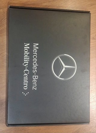 Caja Mercedes-Benz Mobility-Centro