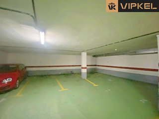 Garaje en venta en Ensanche - Sar en Santiago de Compostela