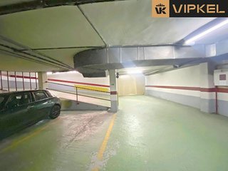Garaje en venta en Ensanche - Sar en Santiago de Compostela