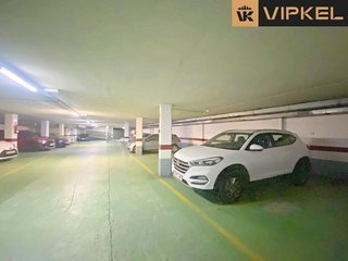 Garaje en venta en Ensanche - Sar en Santiago de Compostela