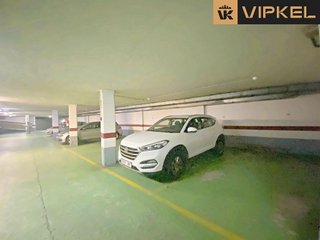 Garaje en venta en Ensanche - Sar en Santiago de Compostela