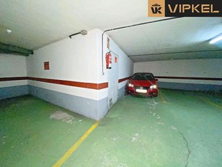 Garaje en venta en Ensanche - Sar en Santiago de Compostela