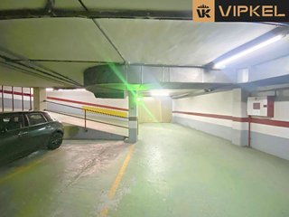 Garaje en venta en Ensanche - Sar en Santiago de Compostela