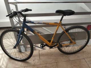 Se vende bicicleta por no tener espacio en la casa