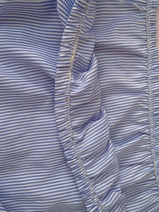 Camisa con perlitas azul y blanco