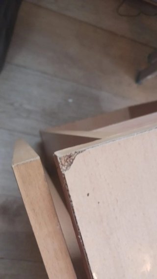 Mesa plegable con 2 alas y 2 sillas