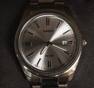 Reloj Casio 38mm Blanco y Plateado