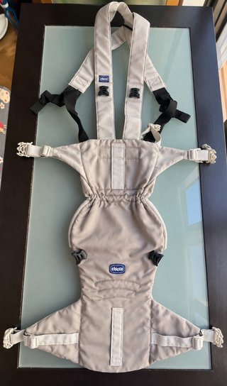 Mochila Portabebés Chicco Ergonómica Gris