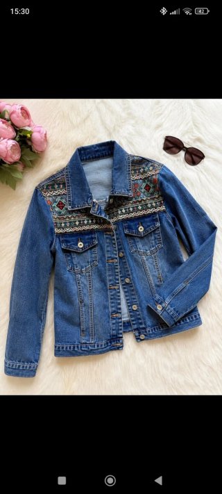 Chaqueta vaquera mujer bordada