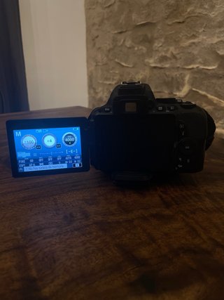 Cámara Nikon D5500 Reflex pantalla táctil abatible