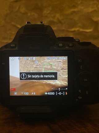 Cámara Nikon D5500 Reflex pantalla táctil abatible