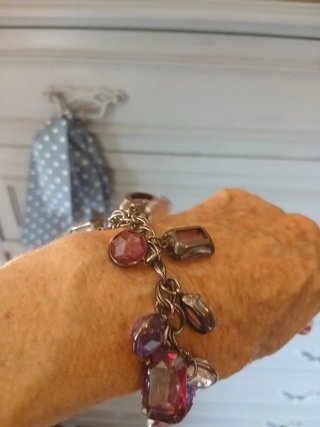 Gargantilla y pulsera morada y plateada