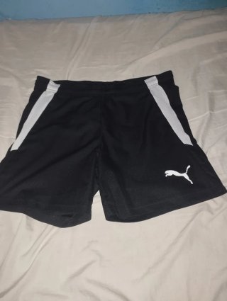 Pantalones cortos Puma negros y blancos
