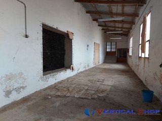 Nave industrial en venta en Caudete