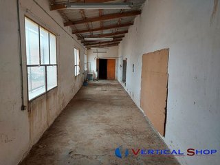 Nave industrial en venta en Caudete
