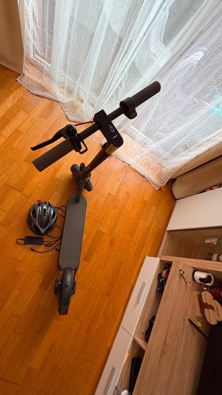 Patinete Eléctrico + Casco + Cargador