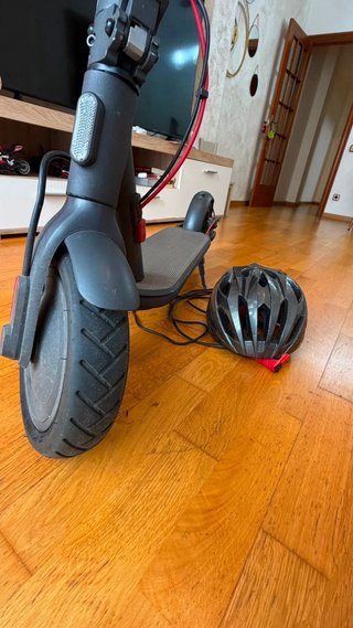 Patinete Eléctrico + Casco + Cargador
