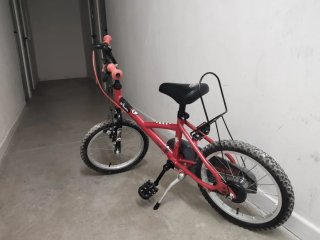Bicicleta infantil Btwin roja