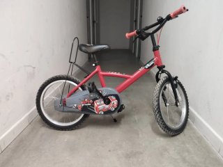 Bicicleta infantil Btwin roja