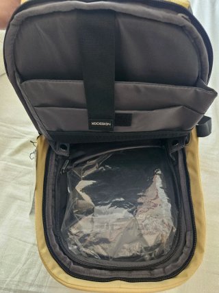 Mochila XD Design antirrobo USB RFID beige