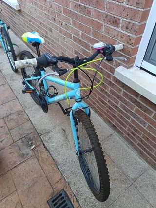 Bicicleta infantil azul