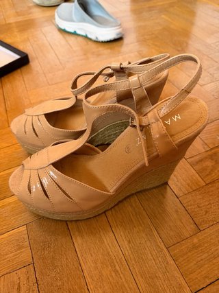 Zapatos Cuñas Tacón Beige talla 40 Marypaz nuevos