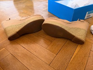 Zapatos Cuñas Tacón Beige talla 40 Marypaz nuevos