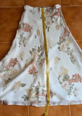 Falda larga de gasa. Talla 38.