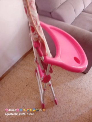 Silla de bebé rosa plegable