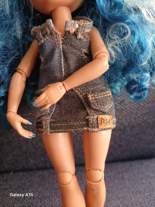 Muñeca Rainbow High Azul