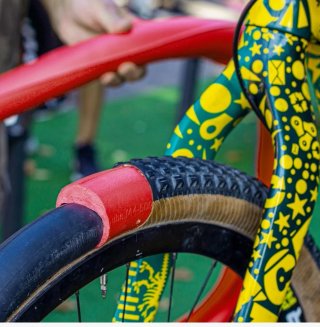 Sistema anti pinchazos para ruedas de bicicleta