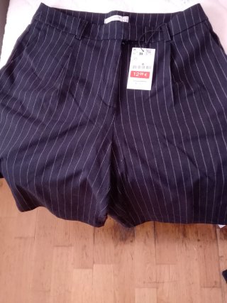 Pantalones cortos de rayas azules