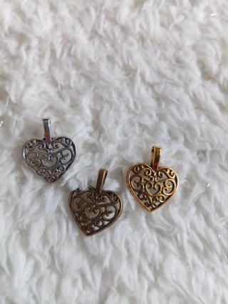 Confezione di 3 ciondoli a cuore in filigrana
