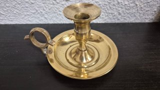 Portavelas candelabro antiguo de bronce con asa