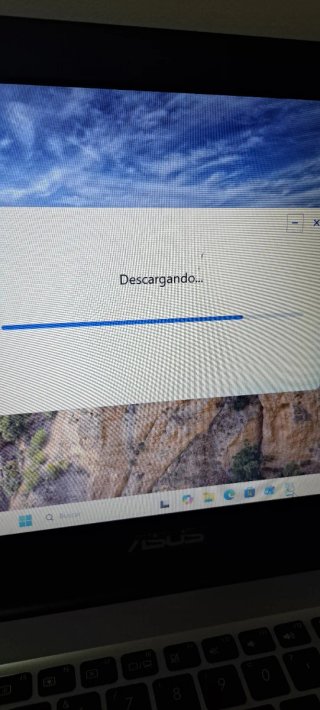 Portátil ASUS i7 12GB RAM Win 11 Pro