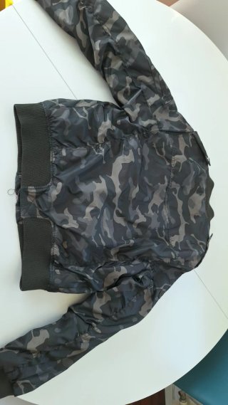 Chaqueta bomber camuflaje gris y verde